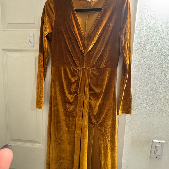 Elegant Holiday Velvet Long Sleeve Dress in Gold - Picture 3 of 3